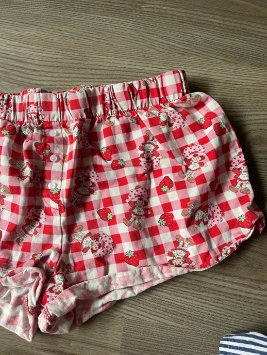 Strawberry Shortcake Gingham Pajama Shorts Sweet Character Lounge Wear Size L - Picture 8 of 15